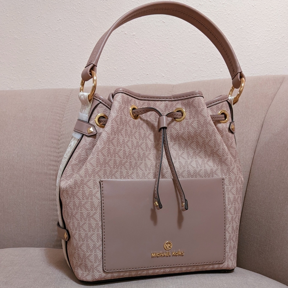 Michael Kors bucket bag mauve/pink and cream initial print